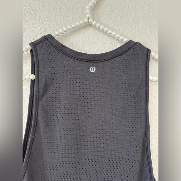 Lululemon Breeze By Muscle Tank In black size S - Picture 5 of 7